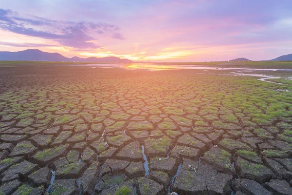 Coucher Soleil Skyline Sur Terre Craquelée Sèche Fond Paysage Naturel — Photo