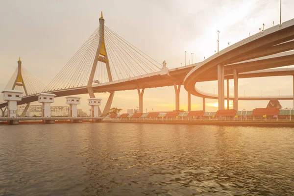 Rama9 Suspension Bridge Wit Watergate Bangkok Rivier Voorzijde Thailand Landmark — Stockfoto