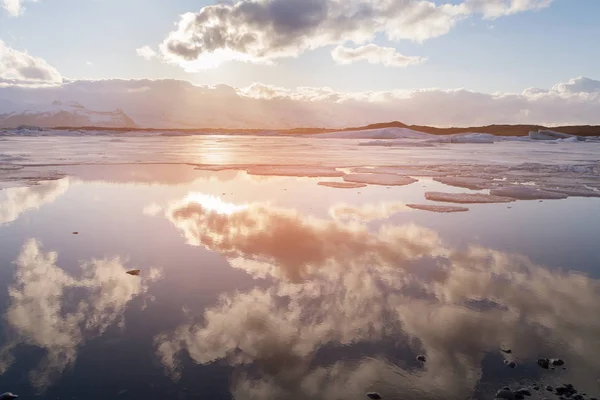 Refleksji Nad Zamroził Laguny Jokulsarlon Lodowca Islandia Zima Sezon Naturalny — Zdjęcie stockowe