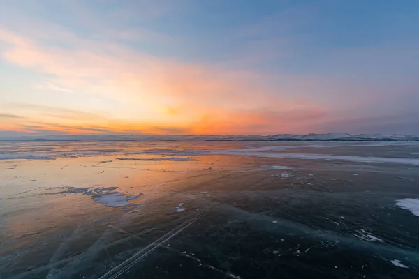Wunderschöne Skyline Bei Sonnenuntergang Über Dem Zugefrorenen Baikalsee Russland Wintersaison — Stockfoto