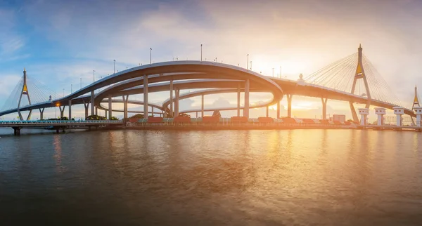 Autostrada Incrocio Panorama Vista Sul Ponte Sospeso Fronte Fiume Con — Foto Stock