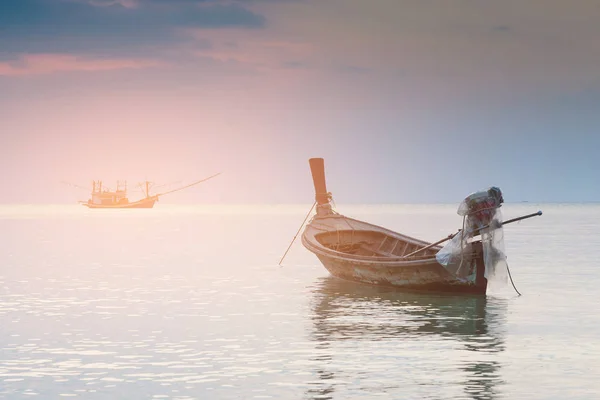 Bateau Pêche Sur Fond Paysage Naturel Littoral — Photo