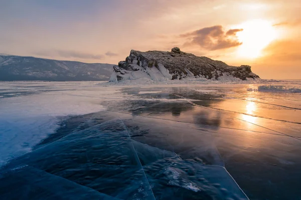 Congelar Lago Agua Baikal Con Salida Del Sol Cielo Fondo —  Fotos de Stock