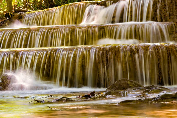 Närbild Stream Vattenfall Flera Lager Naturliga Landskap Bakgrund — Stockfoto