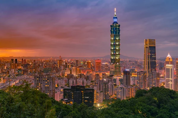 Taipei Şehir Merkezinin Dramatik Manzarası Şehir Merkezi Silueti Tayvan — Stok fotoğraf