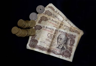 Peseta notları ve sikkeler