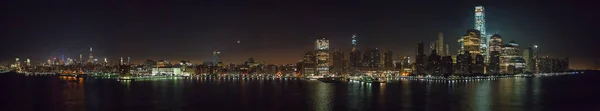 28 Eylül 2016 - New York - ABD - Güneş doğarken bir yolcu gemisiyle Manhattan 'a vardılar