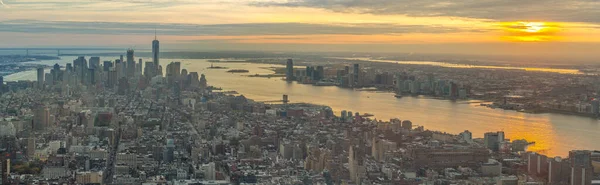 1 Kasım 2016 - New York - ABD, hiç uyumayan şehrin üzerine güneş batıyor, Empire State Binası 'ndan alındı