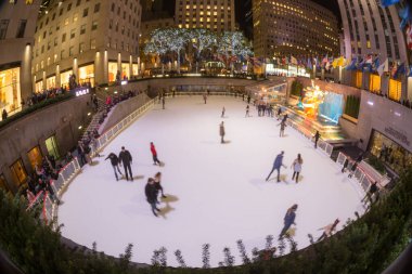 31 Ekim 2016 - New York - ABD, New Yorklular ve Turistler Rockefeller Center 'daki buz pateni pistini doldurdu