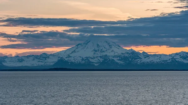 7 Haziran 2019 - Cook Inlet, AK, ABD - Anchorage 'daki aşçı girişinde gezinti görüntüsü.