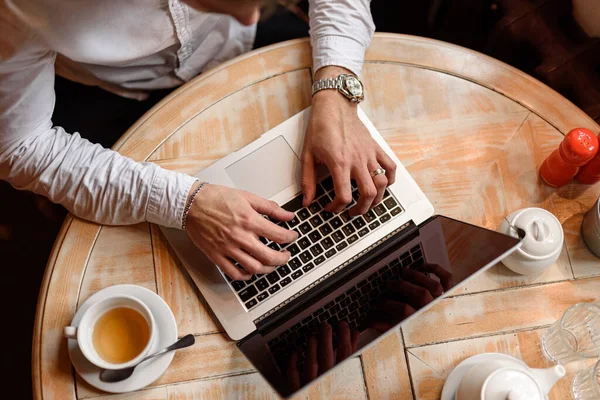 Close up of hands of businessman indoors — Stock Photo, Image