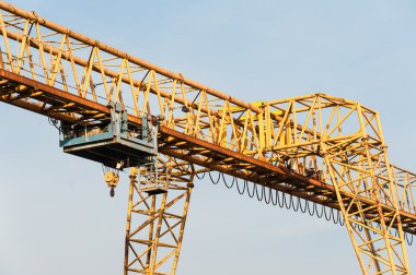 Sarı santral Vinci vinç ile 