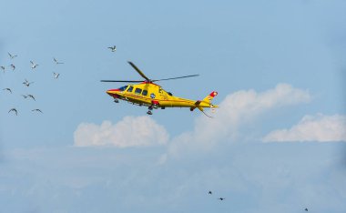Acil tıbbi helikopter hayat uçuş