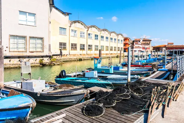 Fishing boats in harbour — Stock Photo, Image