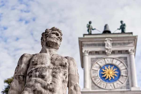 Estatua del siglo 16. Estatua de Hércules . — Foto de Stock