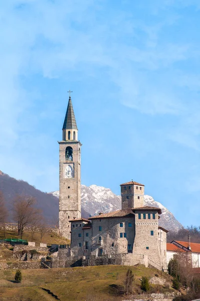 Castillo medieval en Italia. —  Fotos de Stock
