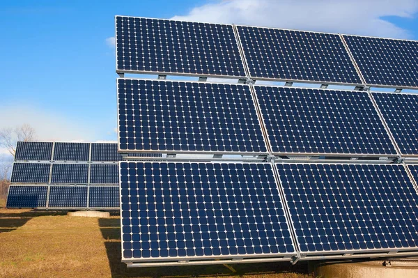 Solar power plant using renewable  energy with sun — Stock Photo, Image