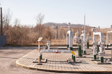 Kontrol istasyonu ve doğal gaz boru hattı Kavşağı. Boru, tank ve valv