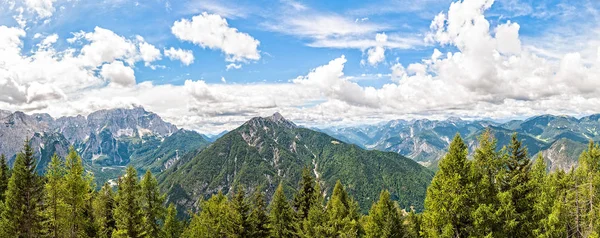 Panorama gór beatifull. — Zdjęcie stockowe