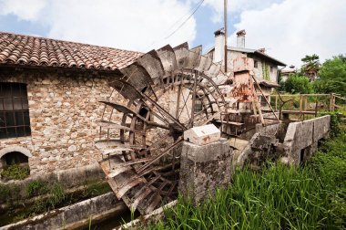 Eski su değirmeni.