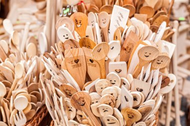 Ahşap mutfak aletleri.