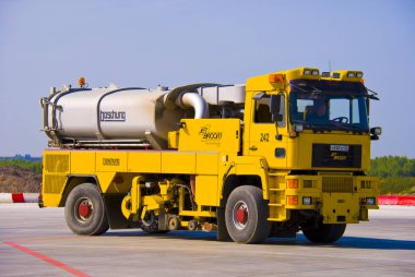 Nijniy Novgorod. Rusya. 02 Eylül 2017. Karayolları araba elektrikli süpürge