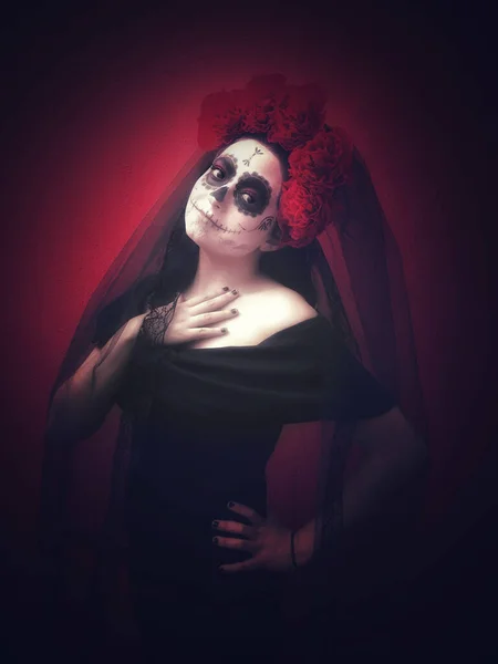 Ölüm günü, Catrina gibi giyinmiş genç bir kadın.