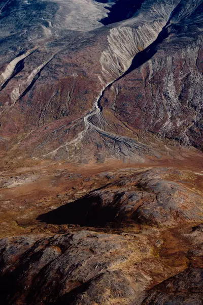 Πτώση Έγχρωμη Ακατέργαστη Πλευρά Του Βουνού Στη Γροιλανδία — Φωτογραφία Αρχείου