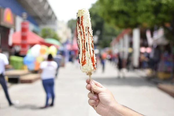 Hand Hand Mit Einem Typischen Essen Aus Salvador Namens Crazy — Stockfoto