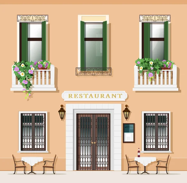 Façade de restaurant de style vintage. Café à l'ancienne avec tables et chaises. Rue européenne avec restaurant extérieur. Illustration vectorielle . — Image vectorielle