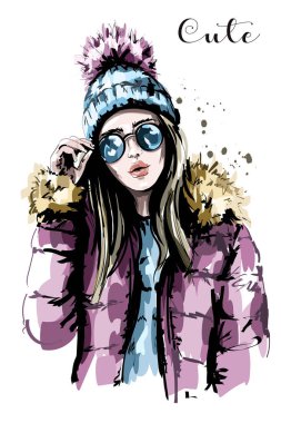 El çekilmiş güzel genç kadın örgü şapkalı. Güneş gözlüklü kadın moda. Şık kız. Kroki. 