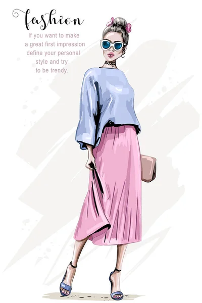 El çekilmiş güzel genç kadın çanta ile. Kadın moda. Güneş gözlüğü şık sevimli kız. Kroki. 