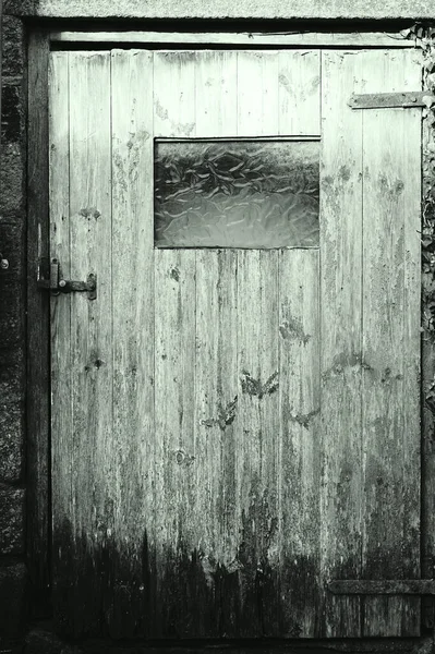 一种特殊而独特的门的正面拍摄 — 图库照片