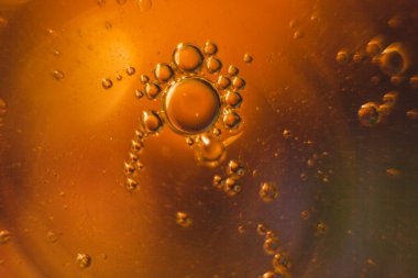 Evren ya da gezegenler kozmik soyut bir psikedelik arka plandır. Soyut atom molekül yapısı. Kabarcık. Havadan ya da moleküllerden makro çekim. Biyoloji, fizik veya kimya soyut