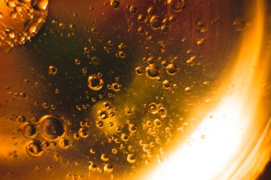 Evren ya da gezegenler kozmik soyut bir psikedelik arka plandır. Soyut atom molekül yapısı. Kabarcık. Havadan ya da moleküllerden makro çekim. Biyoloji, fizik veya kimya soyut