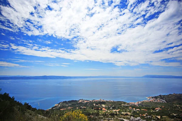 Blue Sky White Clouds Sea Podgora Horvátország — Stock Fotó