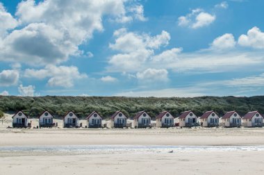Hollanda, Domburg 'da bir dizi sahil evi.