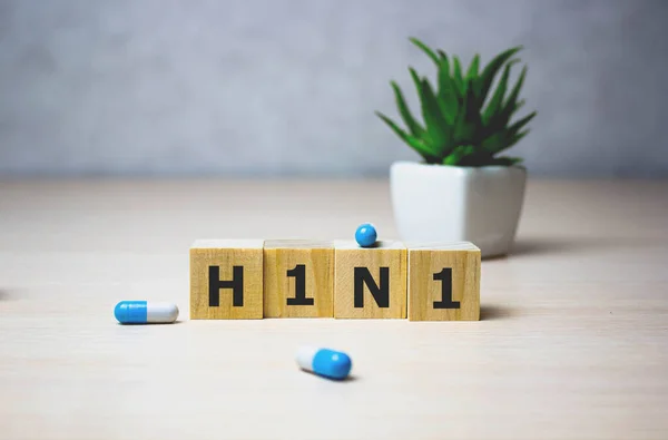 Gripe Suína H1N1 Doença Cubos Madeira Fundo Foco Seletivo Conceito — Fotografia de Stock