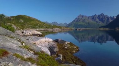 Fiyordun Üzerinden Uçuş