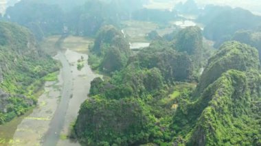 Ninh Binh Bölgesi Hava Görüntüsü, Trang an Tam Coc Turist Çekimi Vietnam 'da 