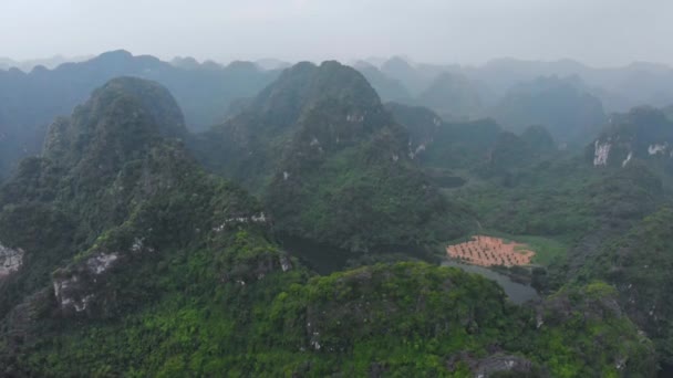 Luchtfoto Van Ninh Binh Regio Trang Tam Coc Toeristische Attractie — Stockvideo