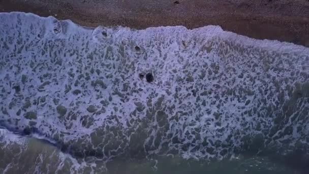 Lucht Top View Golven Breken Het Strand — Stockvideo