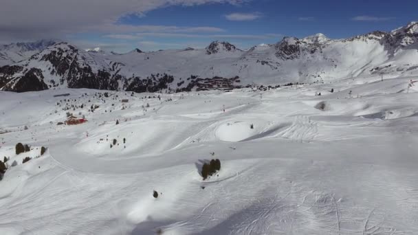 Luftaufnahme Des Skigebiets Plagne — Stockvideo