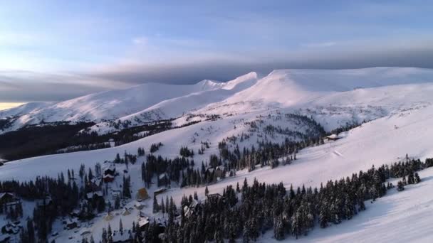 Luchtfoto Sunrise Winter Mountain — Stockvideo