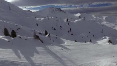 Kayak yapan insanların hava görüntüsü