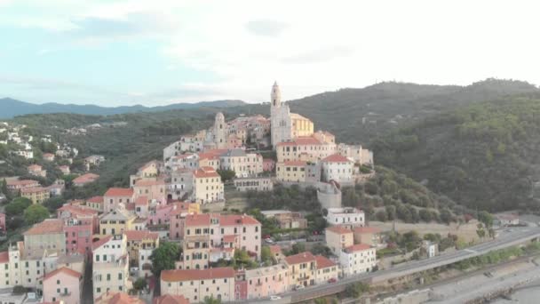 意大利利古里亚里维拉 塞沃中世纪城镇附近的地中海海岸 — 图库视频影像