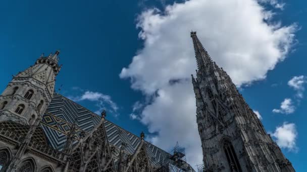 Beweging Van Wolken Kathedraal Van Stephen Wenen — Stockvideo