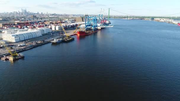 Luchtfoto Van Heavy Cargo Load Boat Barge Carrier Ship Bij — Stockvideo