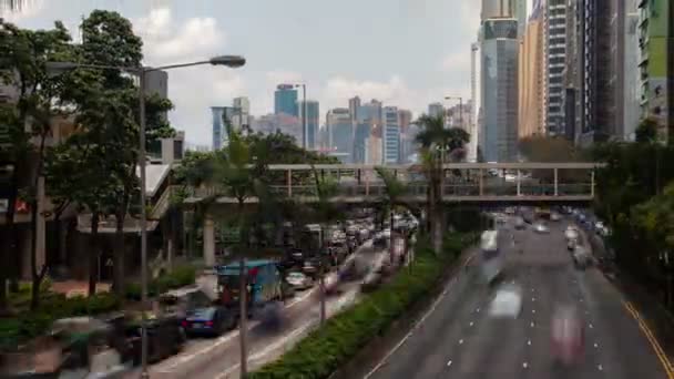 Timelapse Hong Kong Street Vägar Med Gröna Handflator Median — Stockvideo