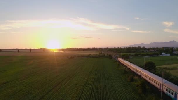 Vidéo Train Contre Coucher Soleil — Video